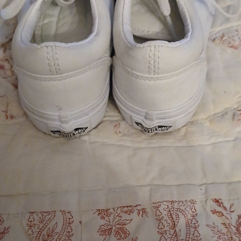 Vans   - Picture 3 of 5